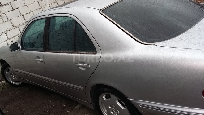 Mercedes E 270 2001, 4,003,100 km - 2.7 l - Sumqayıt