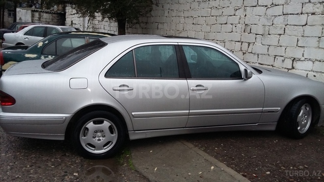 Mercedes E 270 2001, 4,003,100 km - 2.7 l - Sumqayıt
