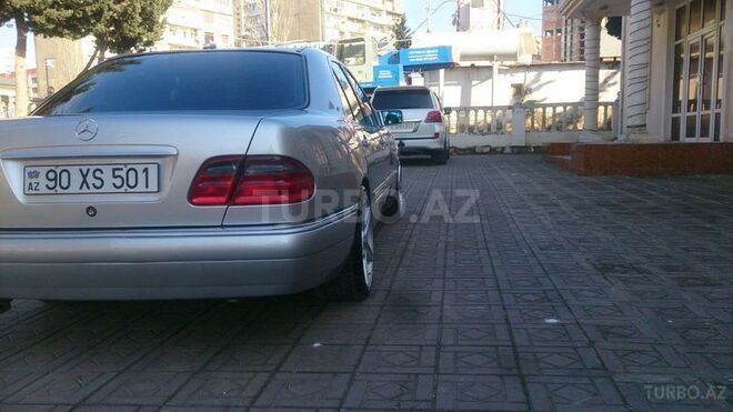 Mercedes E 280 1998, 299,000 km - 2.8 л - Bakı