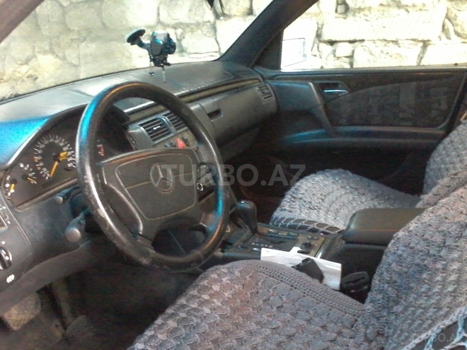 Mercedes E 280 1998, 299,000 km - 2.8 л - Bakı