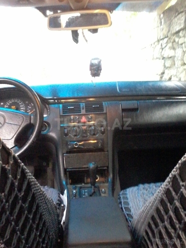 Mercedes E 280 1998, 299,000 km - 2.8 л - Bakı