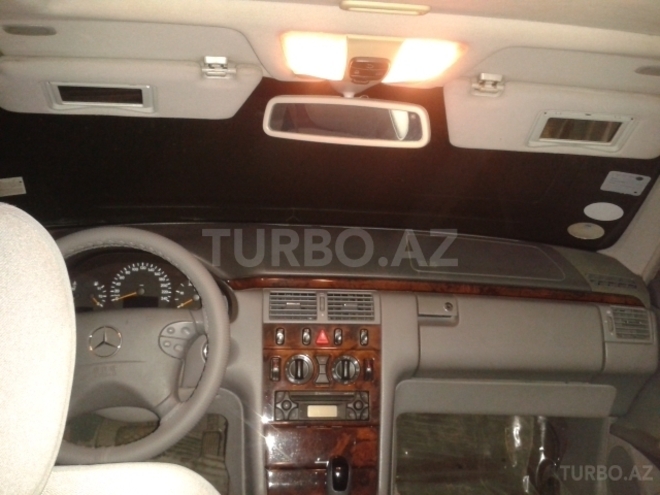 Mercedes E 220 2000, 209,615 km - 2.2 l - Bakı