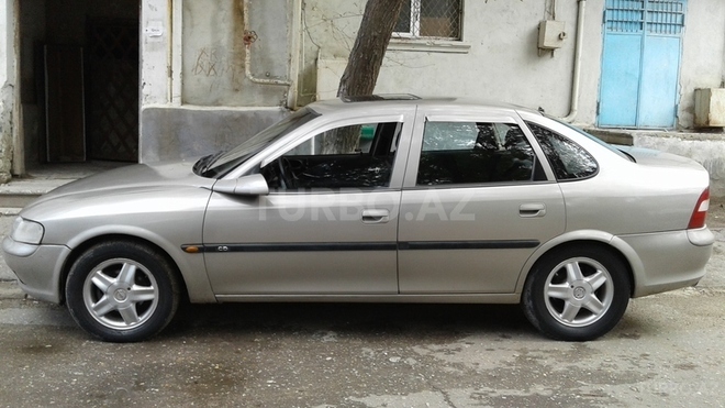 Opel Vectra 1996, 220,000 km - 1.8 л - Sumqayıt