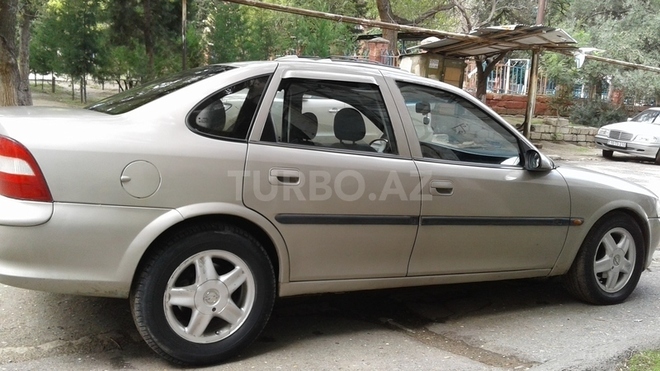Opel Vectra 1996, 220,000 km - 1.8 л - Sumqayıt