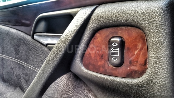 Mercedes E 200 2001, 186,000 km - 2.0 l - Bakı