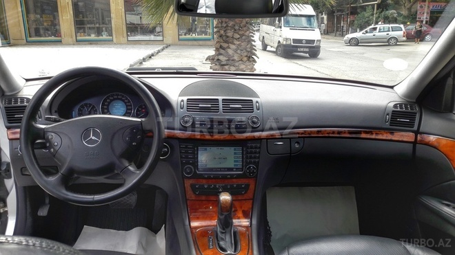 Mercedes E 320 2004, 144,000 km - 3.2 l - Bakı