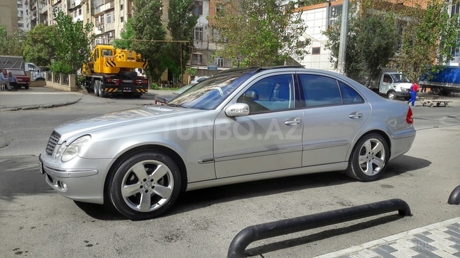 Mercedes E 320 2004, 144,000 km - 3.2 l - Bakı