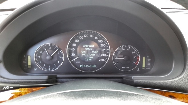 Mercedes E 320 2004, 144,000 km - 3.2 l - Bakı