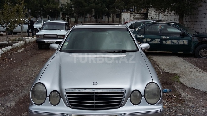 Mercedes E 270 2001, 400,300 km - 2.7 l - Sumqayıt