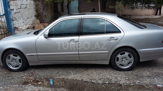 Mercedes E 270 2001, 400,300 km - 2.7 l - Sumqayıt