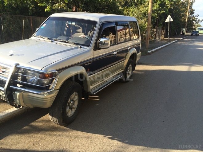 Mitsubishi Pajero 1993, 210,000 km - 3.0 л - Gəncə