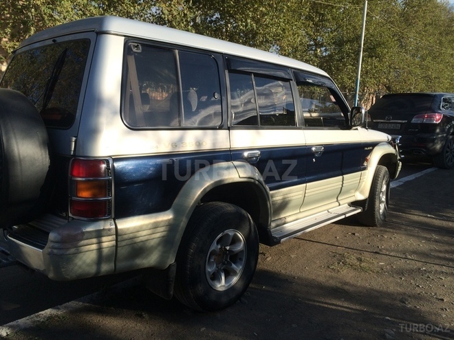 Mitsubishi Pajero 1993, 210,000 km - 3.0 л - Gəncə