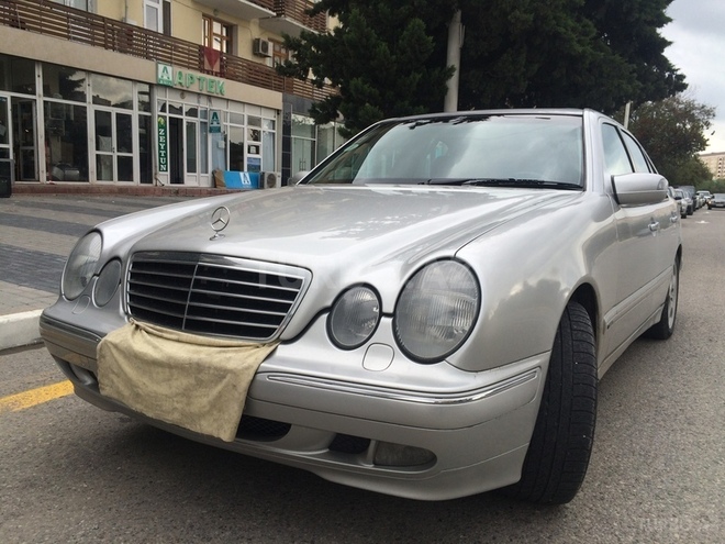 Mercedes E 240 2000, 217,500 km - 2.4 l - Sumqayıt