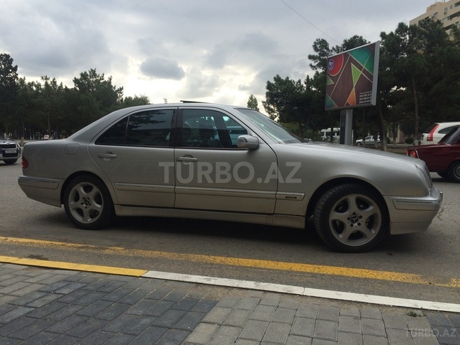 Mercedes E 240 2000, 217,500 km - 2.4 l - Sumqayıt