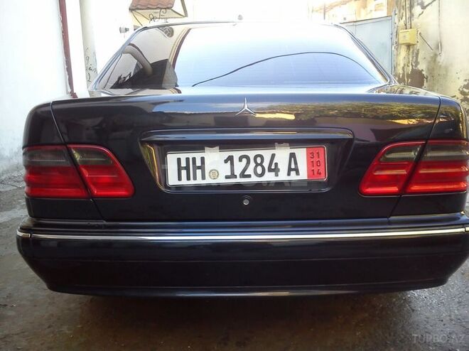Mercedes E 200 2001, 265,000 km - 2.0 л - Bakı