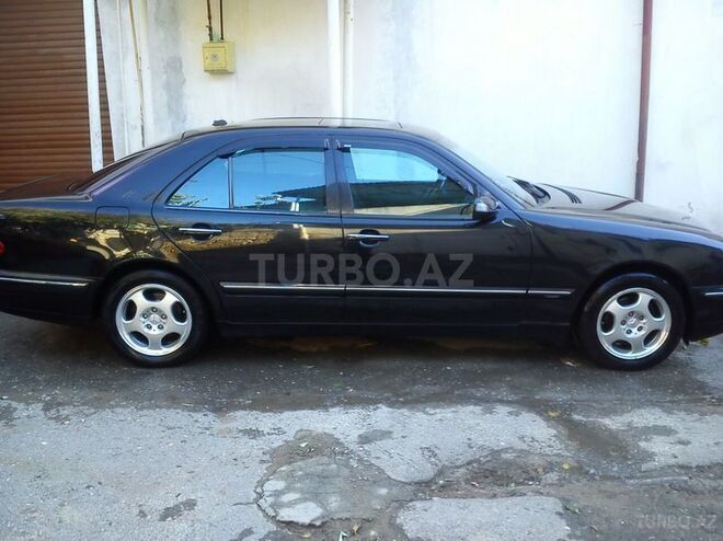 Mercedes E 200 2001, 265,000 km - 2.0 л - Bakı