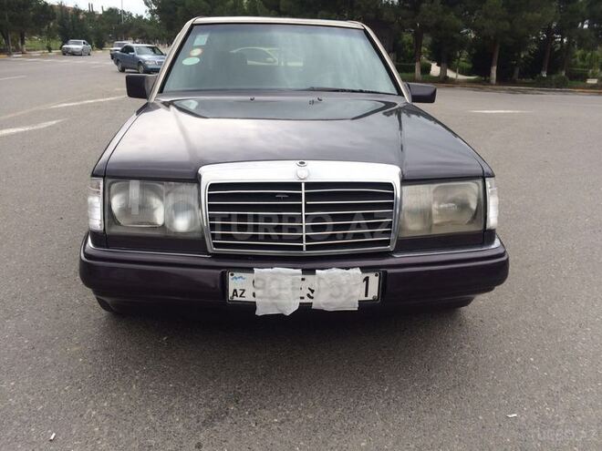 Mercedes E 200 1991, 241,000 km - 2.0 l - Bakı