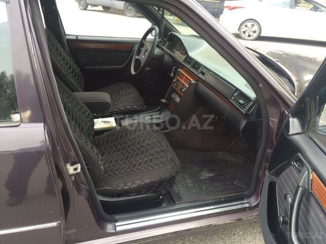 Mercedes E 200 1991, 241,000 km - 2.0 l - Bakı