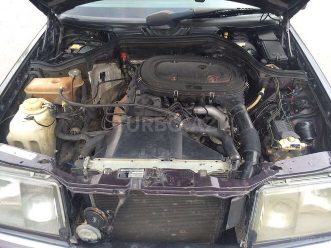 Mercedes E 200 1991, 241,000 km - 2.0 l - Bakı