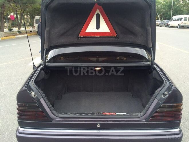 Mercedes E 200 1991, 241,000 km - 2.0 l - Bakı