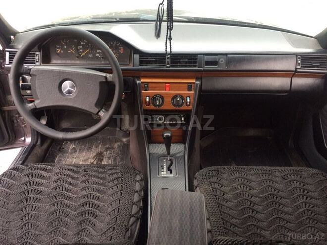 Mercedes E 200 1991, 241,000 km - 2.0 l - Bakı