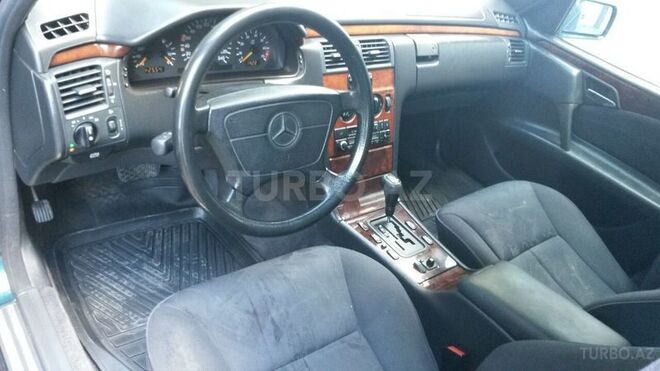 Mercedes E 200 1998, 167,000 km - 2.0 l - Mingəçevir