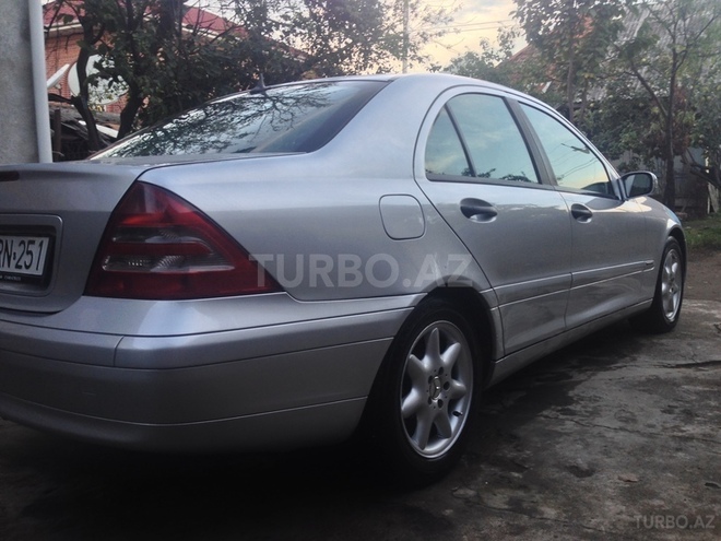 Mercedes C 220 2000, 370,000 km - 2.2 л - Lənkəran