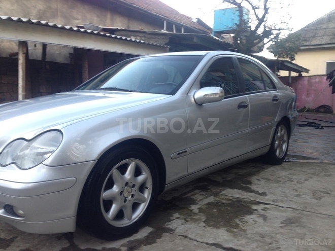Mercedes C 220 2000, 370,000 km - 2.2 л - Lənkəran