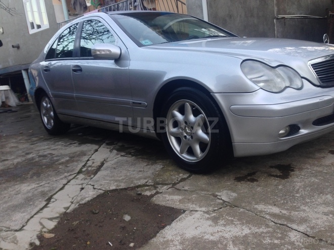 Mercedes C 220 2000, 370,000 km - 2.2 л - Lənkəran