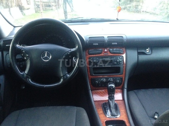 Mercedes C 220 2000, 370,000 km - 2.2 л - Lənkəran