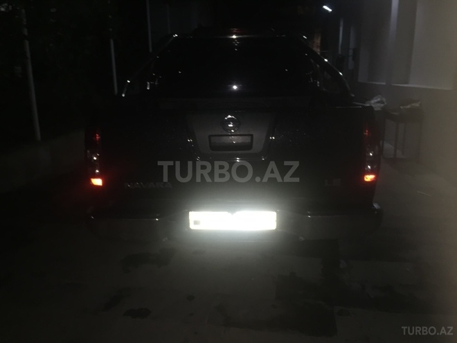 Nissan Navara 2013, 102,000 km - 2.5 l - Bakı