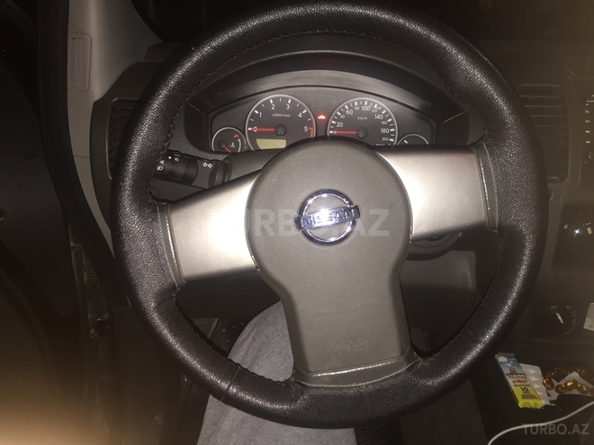 Nissan Navara 2013, 102,000 km - 2.5 l - Bakı