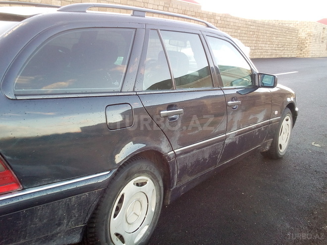 Mercedes C 220 1999, 212,000 km - 2.2 l - Bakı