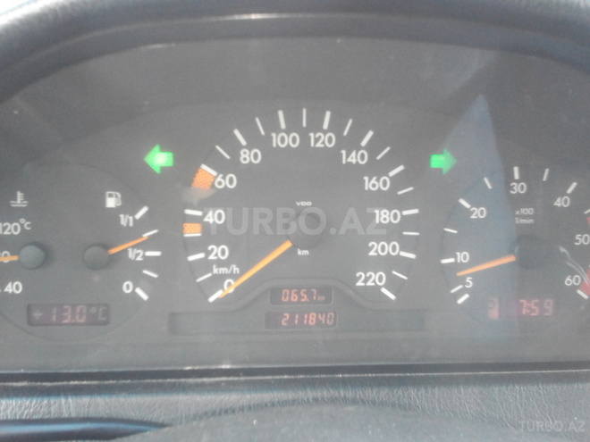 Mercedes C 220 1999, 212,000 km - 2.2 l - Bakı