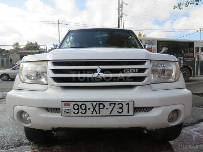 Mitsubishi Pajero io 2002, 190,000 km - 2.0 l - Bakı