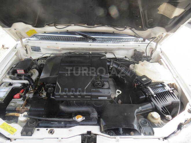 Mitsubishi Pajero io 2002, 190,000 km - 2.0 l - Bakı
