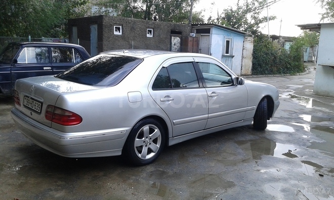 Mercedes E 220 2000, 237,000 km - 2.2 l - Sumqayıt