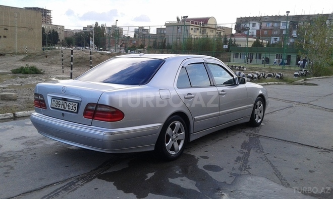 Mercedes E 220 2000, 237,000 km - 2.2 l - Sumqayıt