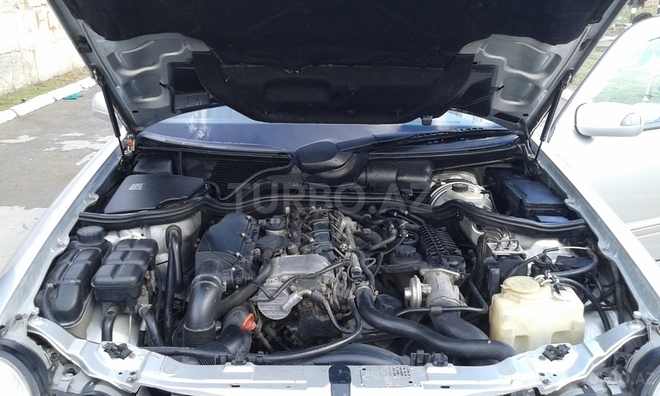 Mercedes E 220 2000, 237,000 km - 2.2 l - Sumqayıt
