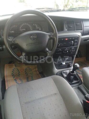 Opel Vectra 2000, 240,000 km - 1.8 l - Salyan