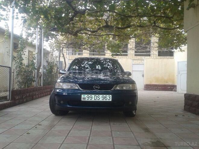 Opel Vectra 2000, 240,000 km - 1.8 l - Salyan