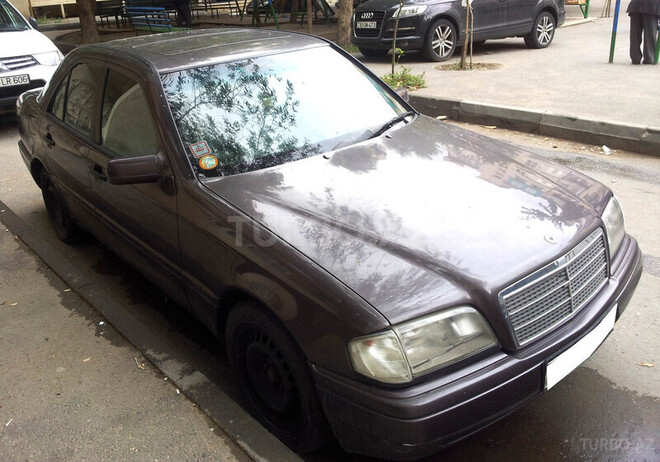 Mercedes C 180 1995, 330,000 km - 1.8 l - Bakı