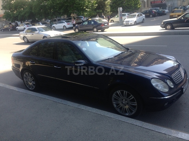 Mercedes E 240 2003, 172,000 km - 1,291.2 л - Bakı