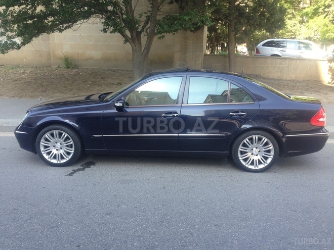 Mercedes E 240 2003, 172,000 km - 1,291.2 л - Bakı