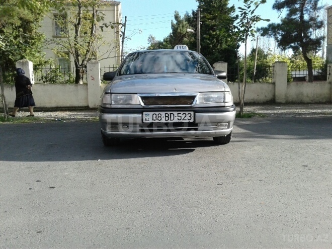 Opel Vectra 1994, 434,000 km - 2.0 l - Zaqatala