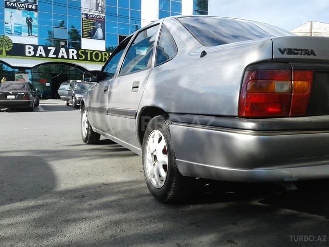 Opel Vectra 1994, 434,000 km - 2.0 l - Zaqatala