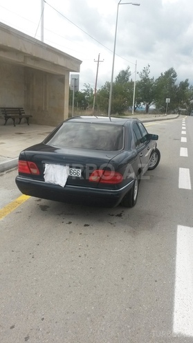 Mercedes E 230 1996, 392,891 km - 2.3 l - Şamaxı