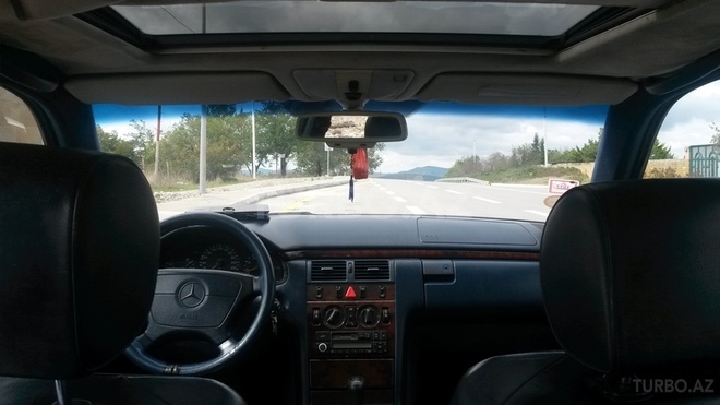 Mercedes E 230 1996, 392,891 km - 2.3 l - Şamaxı