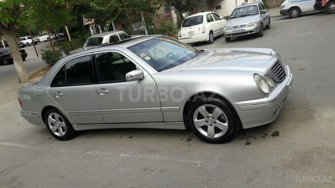 Mercedes E 240 2000, 105,000 km - 2.4 л - Bakı