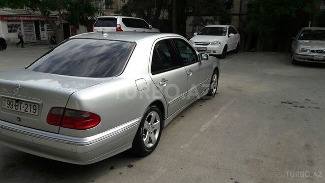 Mercedes E 240 2000, 105,000 km - 2.4 л - Bakı
